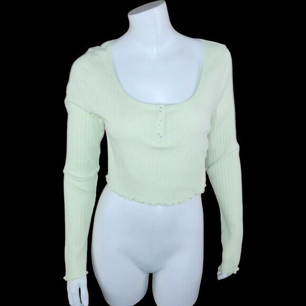 NWT BP. Womens Medium Green Limecream Cropped Long Sleeve ButtonUp Henley Ruffle